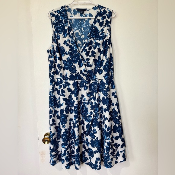 ✨Tommy Hilfiger Navy & White Floral Fit & Flare Dress - Size 16 - Picture 1 of 7